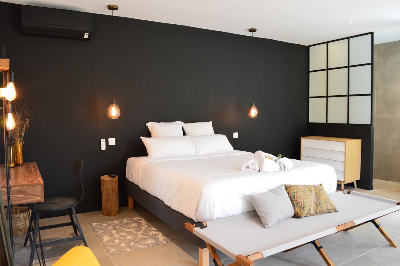 Les Petites Maisons Bed & Breakfast ซอตตา ภายนอก รูปภาพ